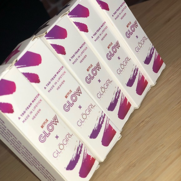 GlōGirl Cosmetics Netflix 5pc lipstick collection - Picture 4 of 5